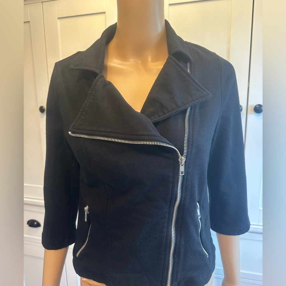 Forever21 jacket with zippers